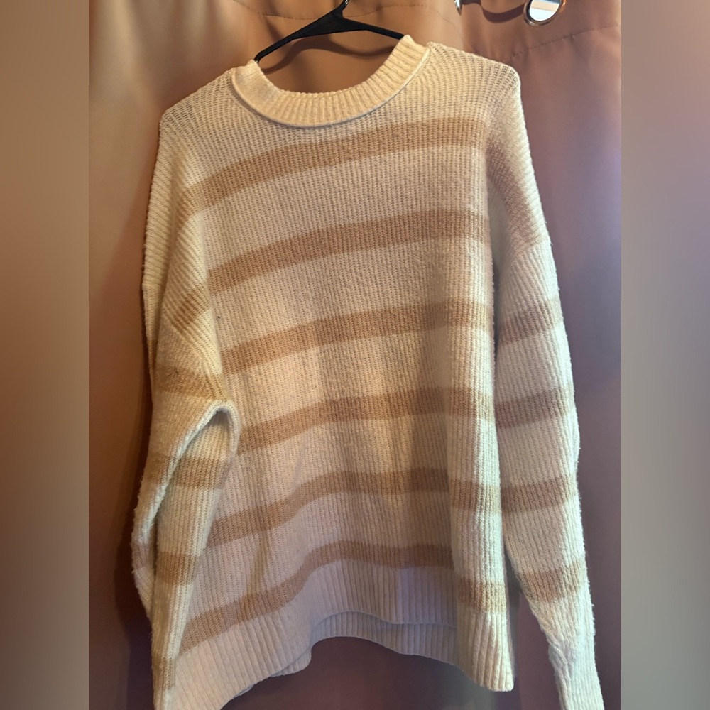 American Eagle Outfitters Cream Knit Sweater